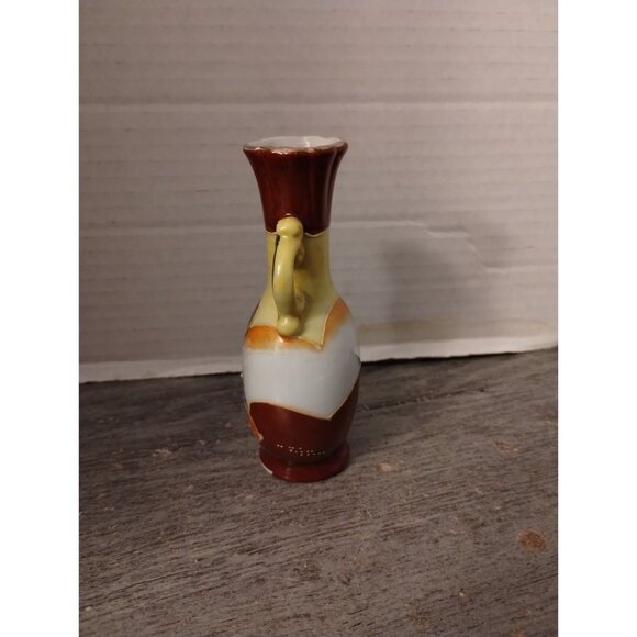 Virgin Mary 4.5" Made in Occupied Japan Porcelain Handled Vase - Picture 3 of 5